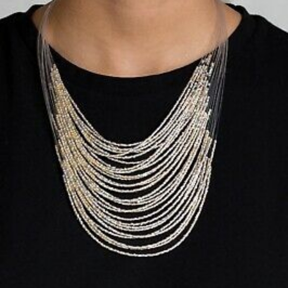 EARRINGS AND NECKLACE SET